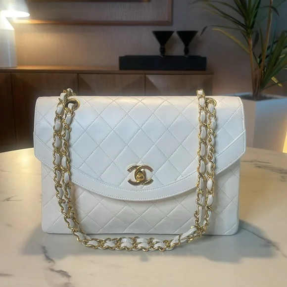 Chanel Bag Vintage CC Matelasse Chain Shoulder Lambskin White RARE - Picture 3 of 14